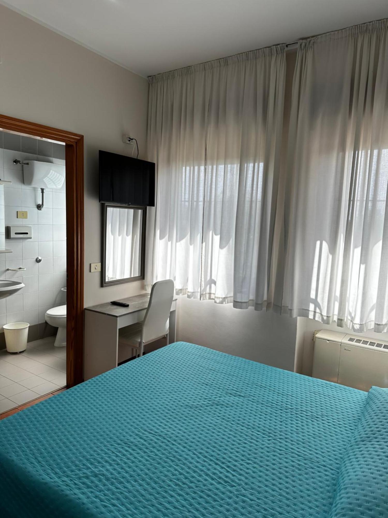 Oasi Santa Rosa Hotel โรม ภายนอก รูปภาพ