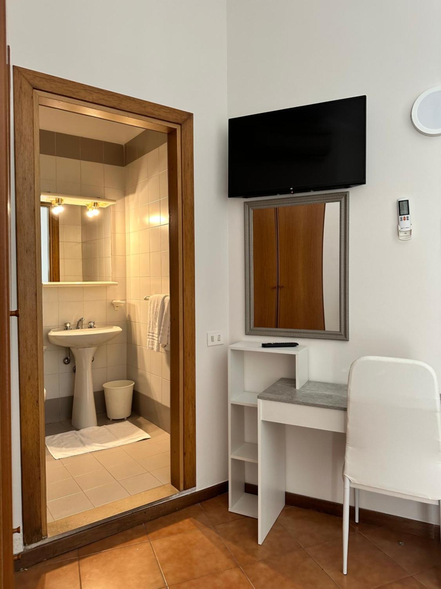Oasi Santa Rosa Hotel โรม ภายนอก รูปภาพ