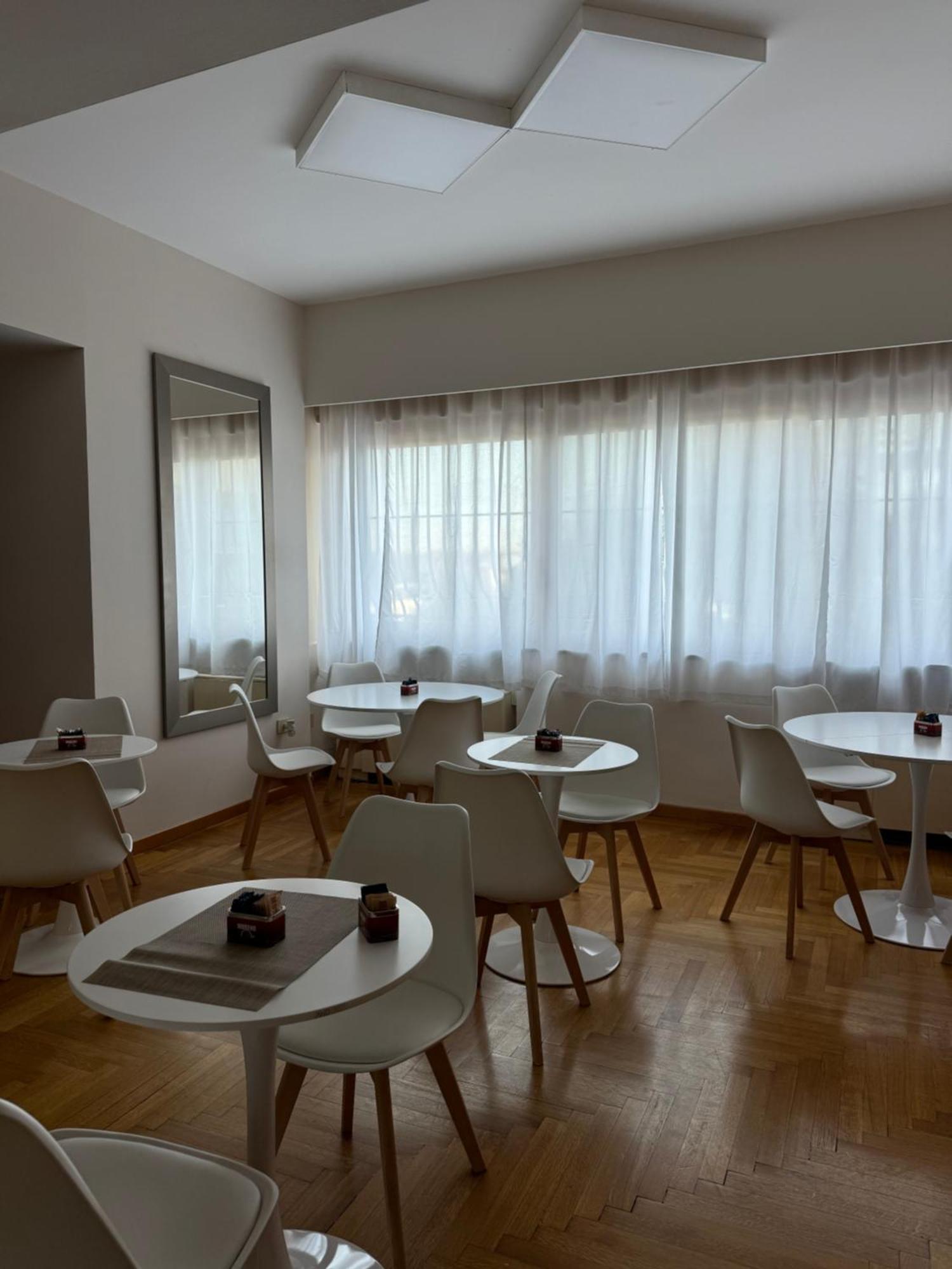 Oasi Santa Rosa Hotel โรม ภายนอก รูปภาพ